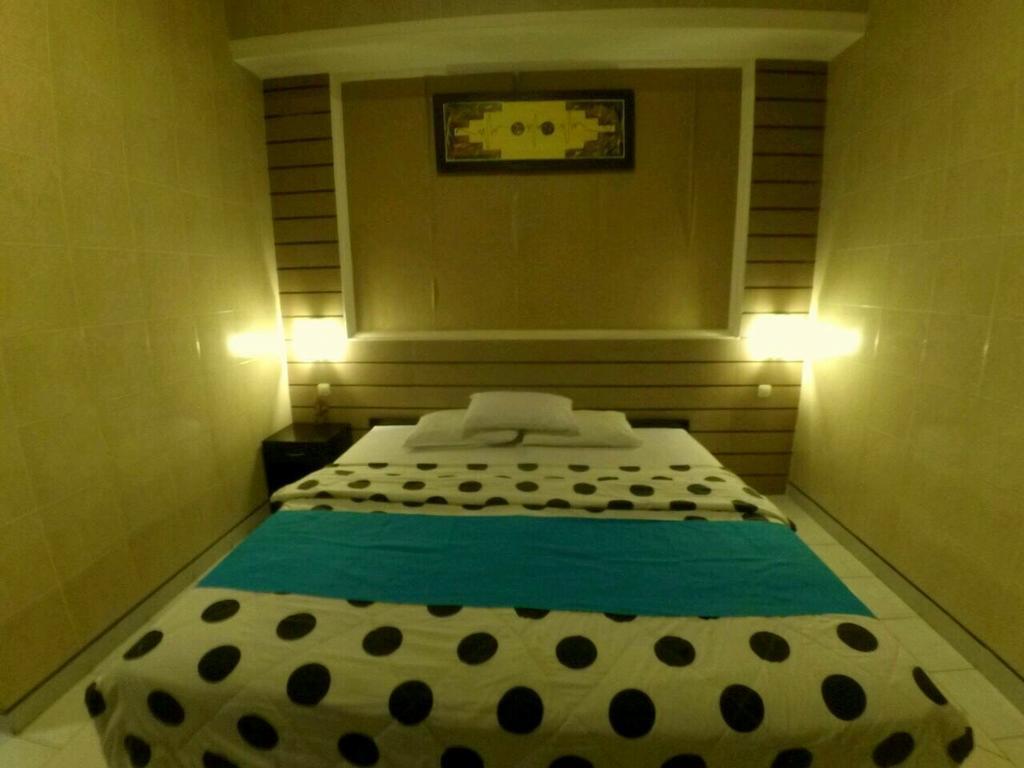 เดเนย์ส เฮาส์ Hotel จิมบาราน ภายนอก รูปภาพ